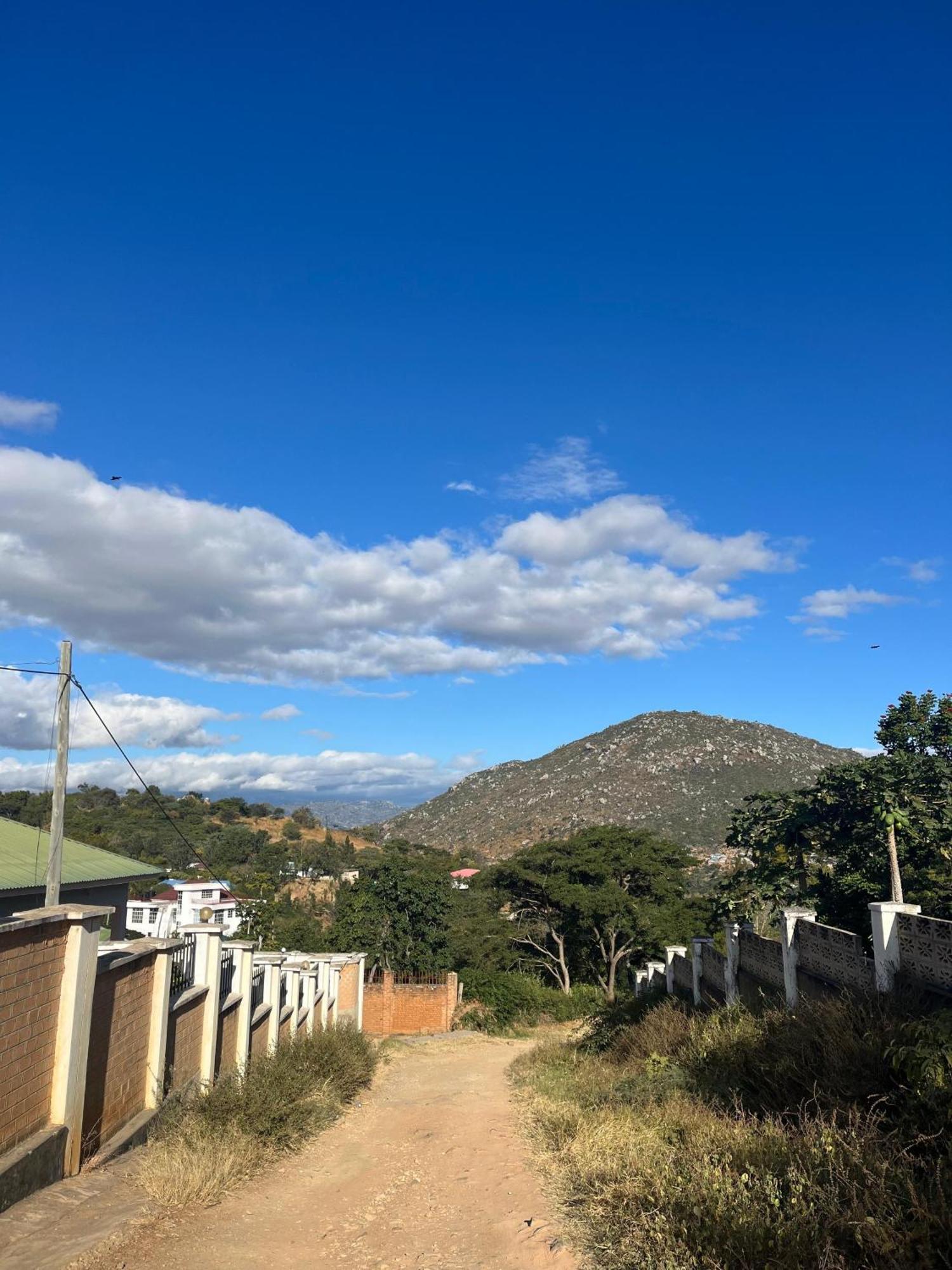 Adventurers Haven Backpackers Hostel Iringa Exterior photo